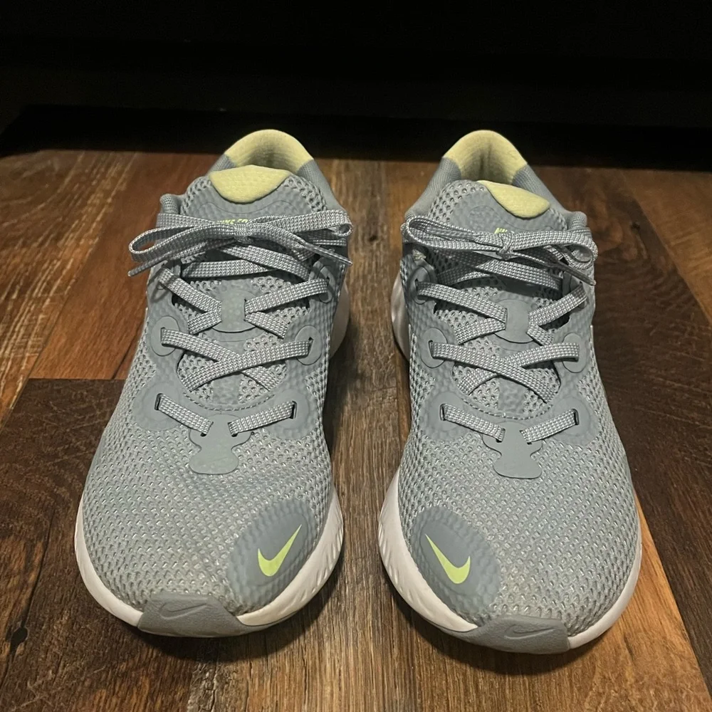 EUC Women's Nike Renew Blue & Gray Running Shoes - Picture 5 of 8